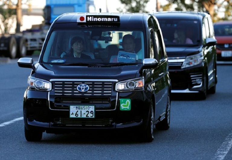 قص شريط السيارة الجديدة لـ"تويوتا"