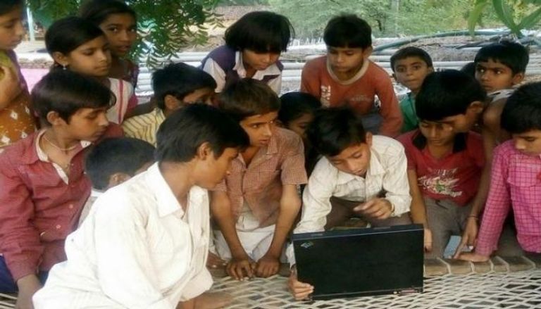 الهند تسعى إلى أن يكون الإنترنت متاحا للجميع