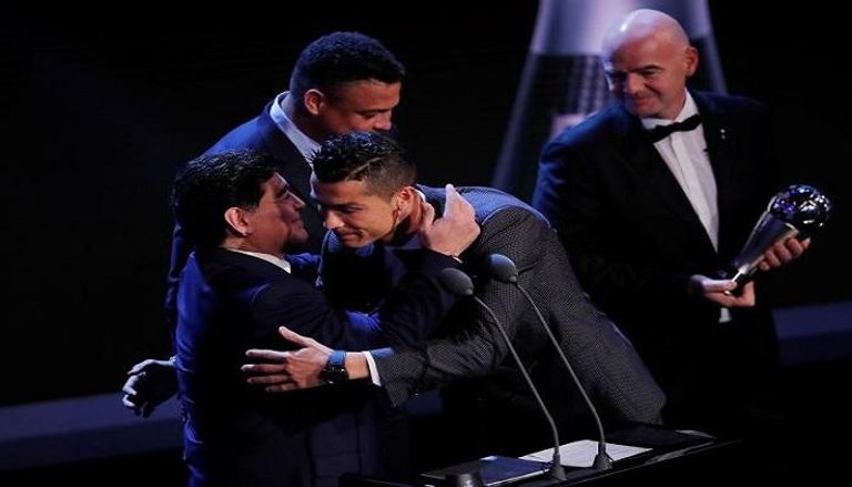 مارادونا: رونالدو يستحق الجائزة.. ولا خلافات مع ميسي