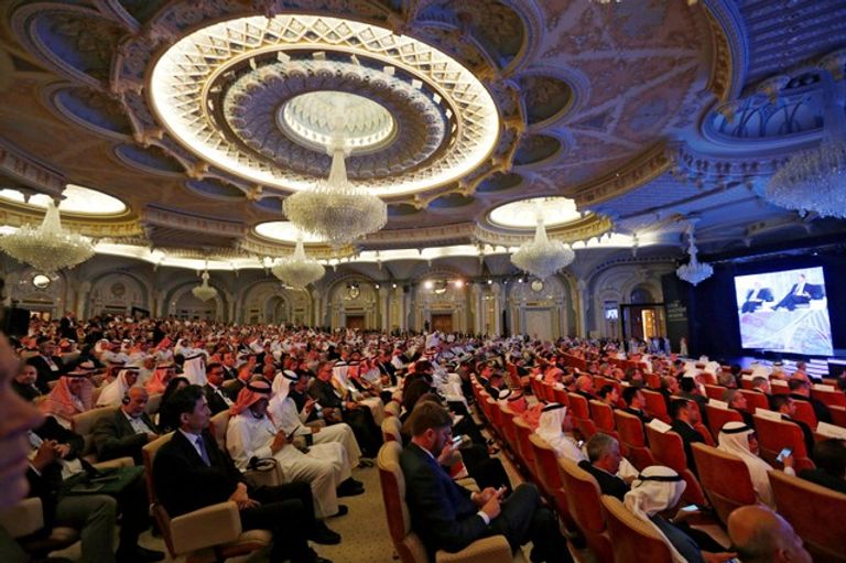 مشاركون في ملتقى مبادرة مستقبل الاستثمار- رويترز
