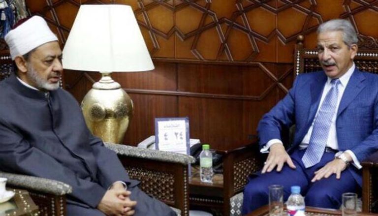 سفير السعودية بالقاهرة خلال زيارة الإمام الأكبر
