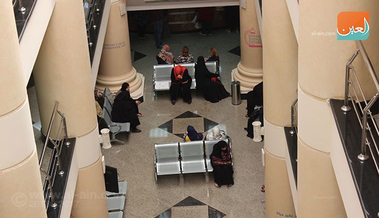 باقات زهور من "بوابة العين" لمرضى مستشفى بهية