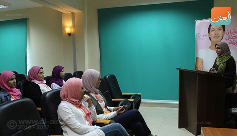 باقات زهور من "بوابة العين" لمرضى مستشفى بهية