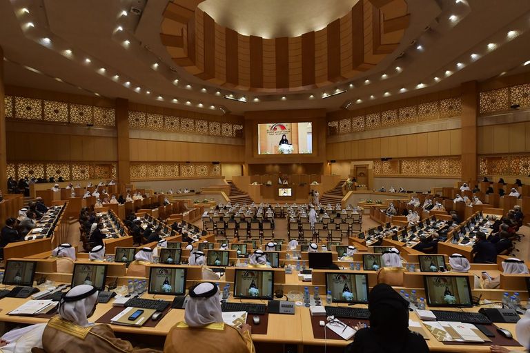 الشيخ محمد بن راشد آل مكتوم والدكتورة أمل القبيسي