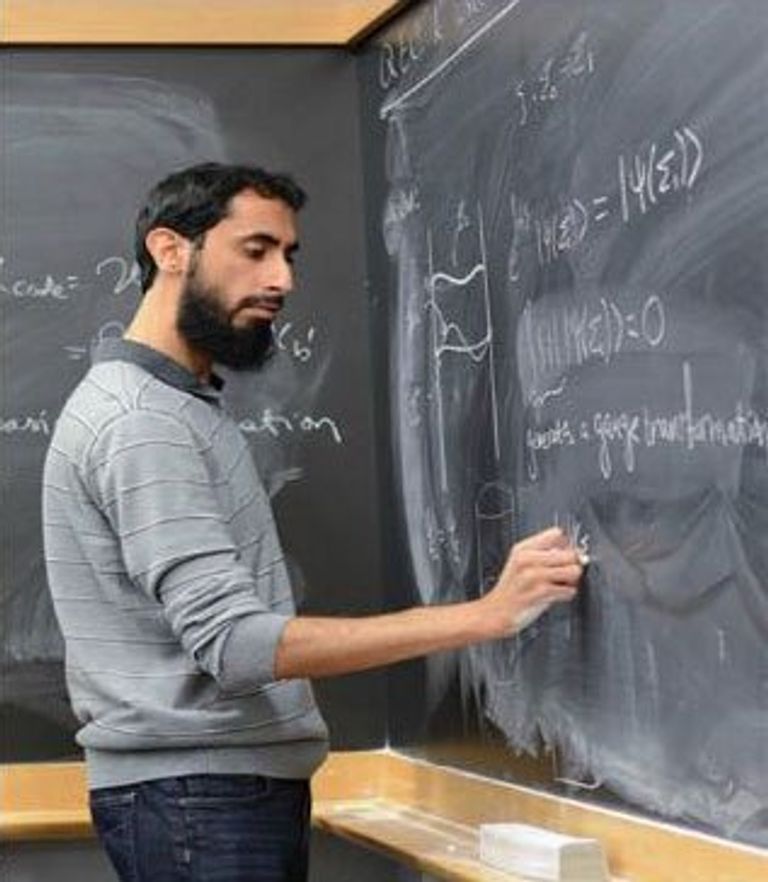 الدكتور الإماراتي أحمد المهيري