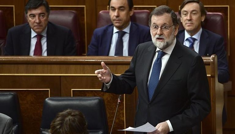 رئيس وزراء إسبانيا يرد أمام البرلمان على تعليق الحكم الذاتي بكتالونيا