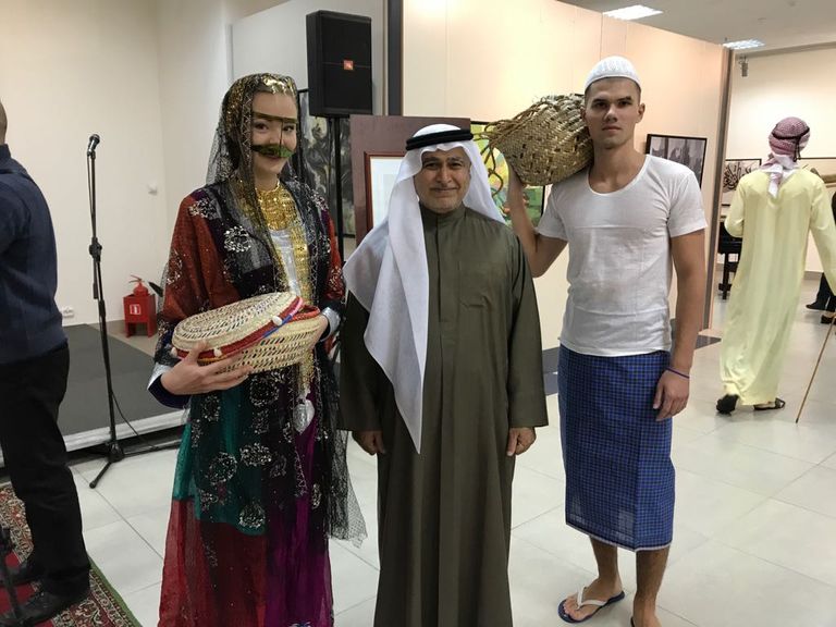 الوفد الإماراتي والبيلاروسي خلال الافتتاح