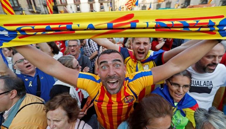 احتفالات كتالونية بإعلان الانفصال