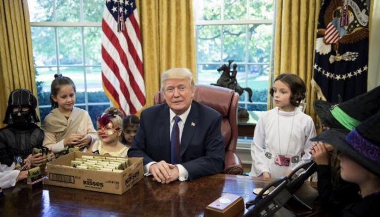 ترامب استقبل الأطفال بمكتبه البيضاوي