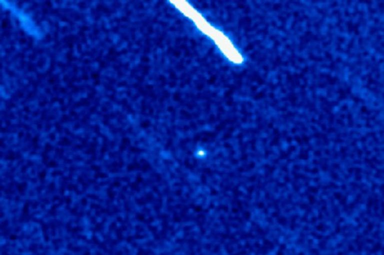 مذنب يرتحل عبر الفضاء- أرشيفية