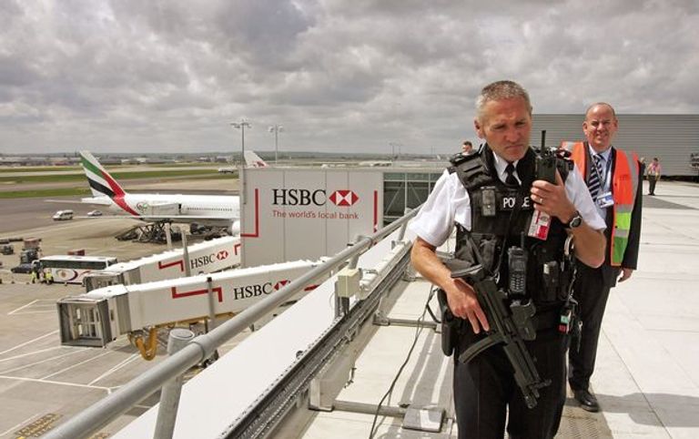 مطار هيثرو يحقق في تسريب