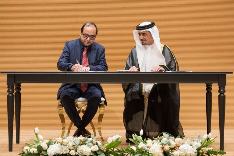 الشيخ الدكتور سلطان القاسمي يفتتح مدينة الشارقة للنشر