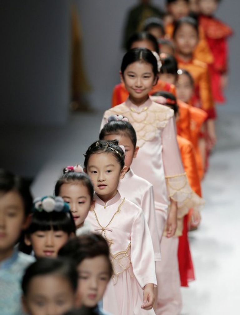 مجموعة مميزة لأزياء الأطفال ضمن أسبوع الموضة بالصين