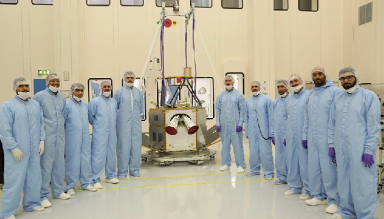 نجاح أول قمر صناعي إماراتي في اختبار فتح الألواح الشمسية