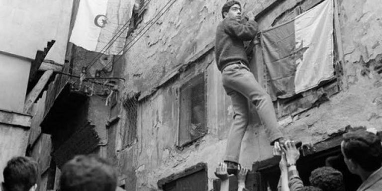 احتفالات جزائرية بالنصر