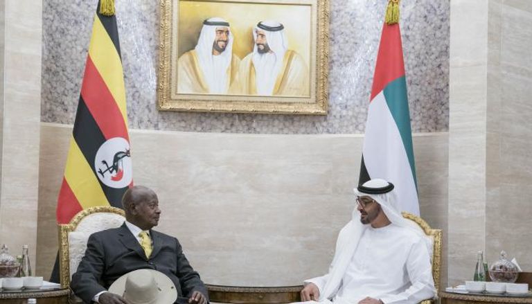 جانب من لقاء الشيخ محمد بن زايد آل نهيان ورئيس أوغندا