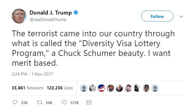 الرئيس الأمريكي دونالد ترامب خلال أحد اجتماعات حكومته (رويترز)