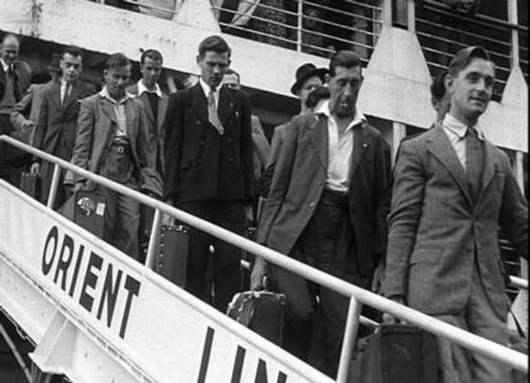 الرئيس الأمريكي دونالد ترامب خلال أحد اجتماعات حكومته (رويترز)