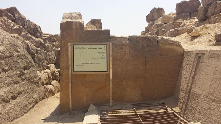 هرم خوفو أكبر الأهرامات بمنطقة آثار الهرم