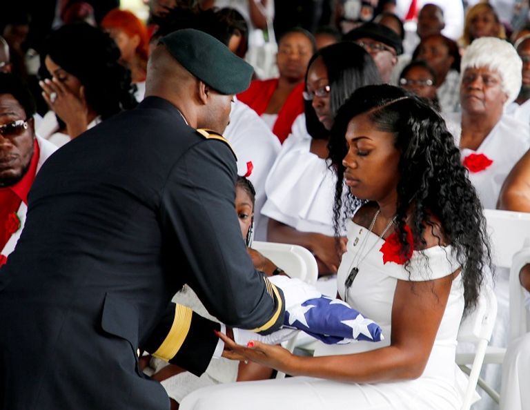 الجنرال جوزيف دانفورد - رويترز