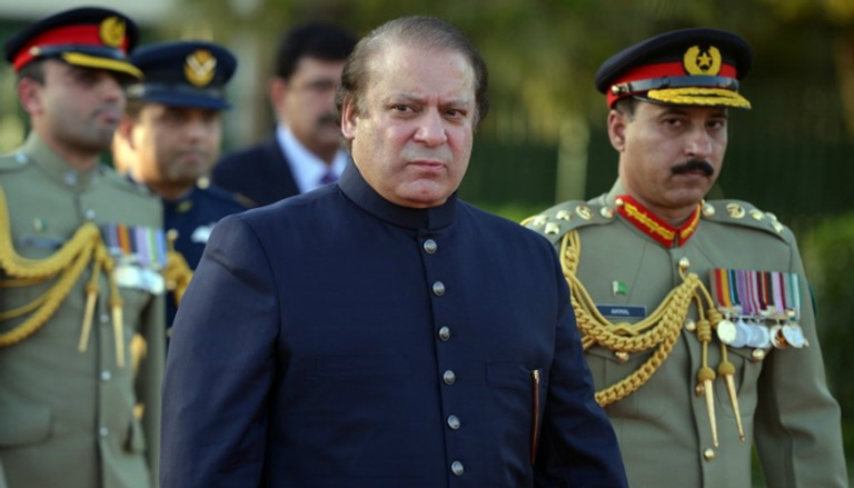 رئيس وزراء باكستان المقال نواز شريف يمثل أمام المحكمة بقضايا فساد