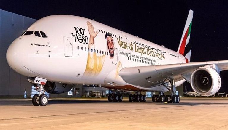 الطائرة رقم 100 تحمل صورة الشيخ زايد بن سلطان آل نهيان