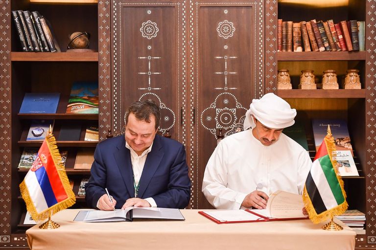 وزير الخارجية والتعاون الدولي الإماراتي ونظيره الصربي