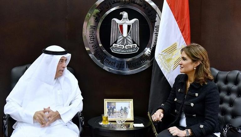 لقاء وزيرة الاستثمار المصرية مع المستثمر الإماراتي