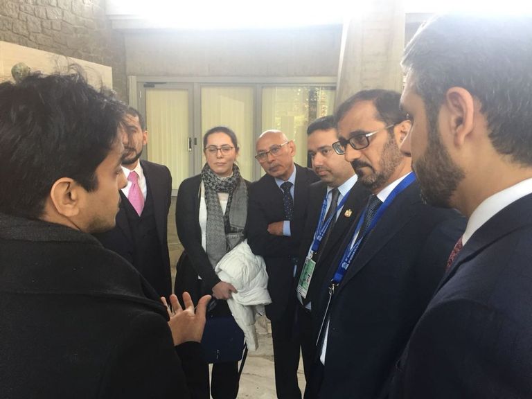 حسين بن إبراهيم الحمادي وزير التربية والتعليم الإماراتي في باريس