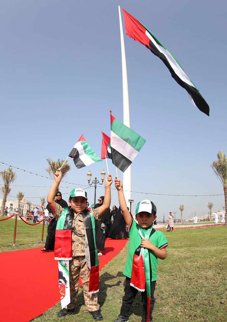 أكبر علم في العالم بجزيرة العلم بالشارقة