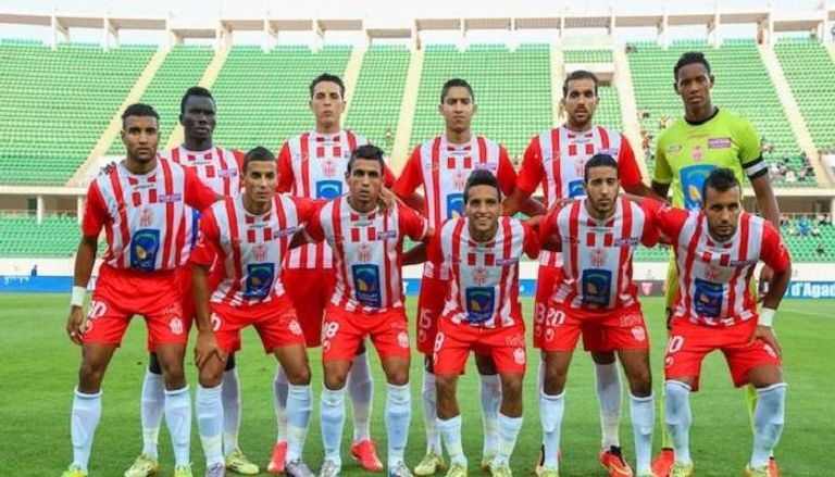 حسنية أغادير ينفرد بصدارة الدوري المغربي رغم التعادل مع طنجة