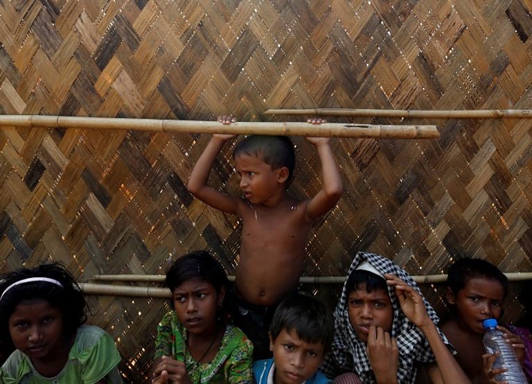أطفال الروهينجا يعيشون مآساة إنسانية - رويترز