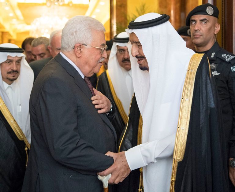 العاهل السعودي الملك سلمان بن عبدالعزيز آل سعود والرئيس الفلسطيني