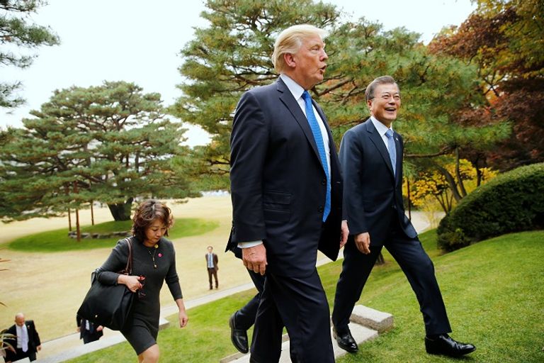 ترامب ومون جيه- إن (أ. ف. ب)