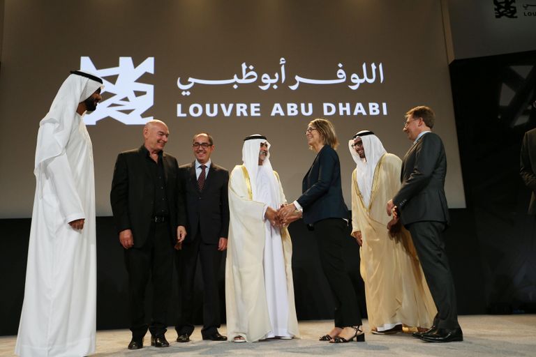 خلال المؤتمر الصحفي الخاص باللوفر أبوظبي