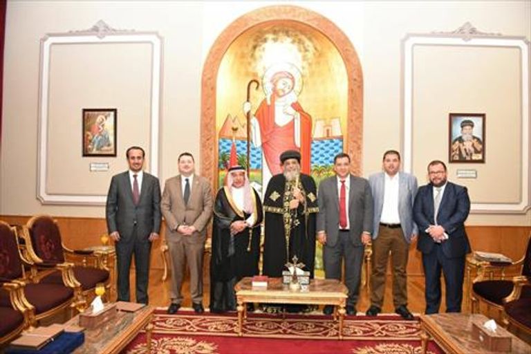 البابا تواضرس أثناء استقبال الدكتور فيصل بن معمر