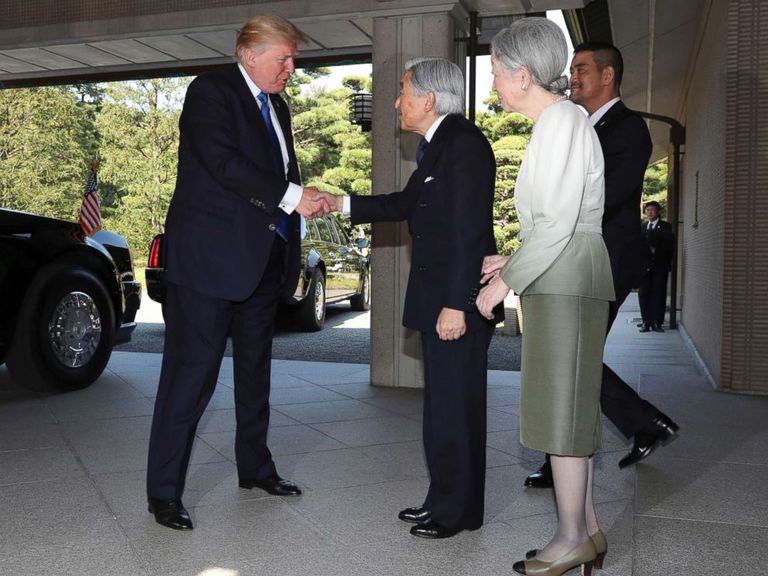 ميلانيا تعلمت الخط الياباني في مدرسة ابتدائية هناك