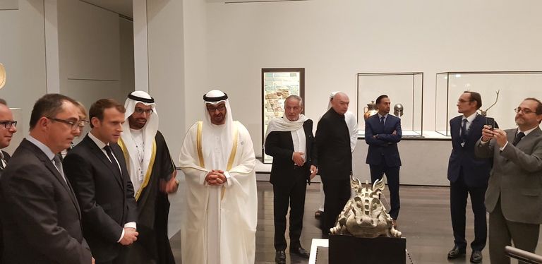 الشيخ محمد بن راشد والشيخ محمد بن زايد والرئيس الفرنسي وزوجته