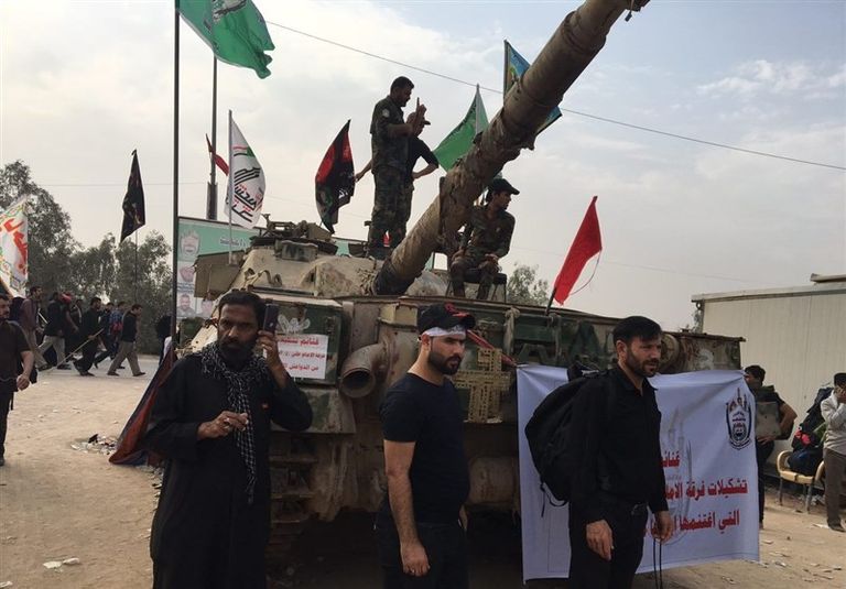 أسلحة بدائية في معرض مليشيا الحشد الشعبي