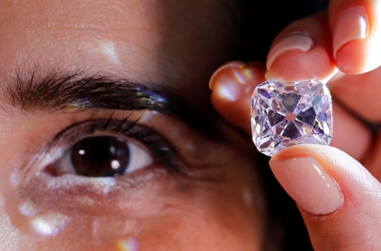 حجر ألماس وردي