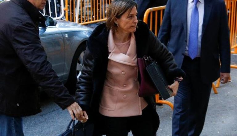 رئيسة برلمان إقليم كتالونيا أثناء دخولها المحكمة - رويترز