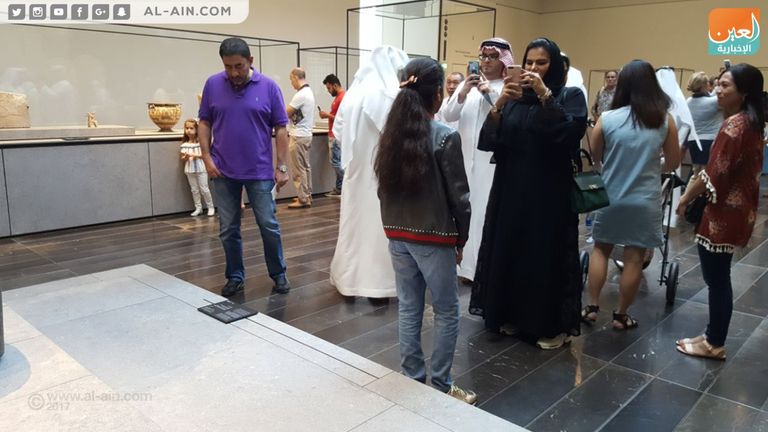 إقبال جماهيري كثيف في اليوم الأول لافتتاح اللوفر أبوظبي