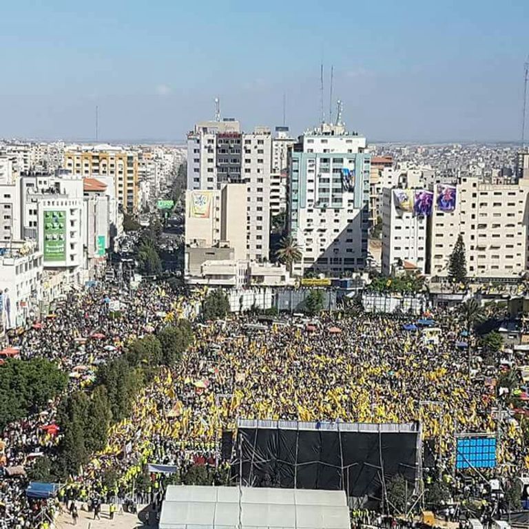 غزاويات يحيين ذكرى رحيل عرفات