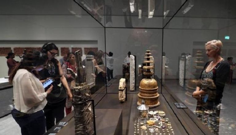 متحف اللوفر أبوظبي اجتذب جنسيات وأعراق متنوعة