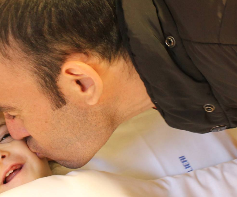 أطباء إيطاليون ينجحون في فصل توأم جزائري