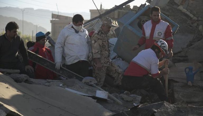 مئات الضحايا في زلزال إيران 