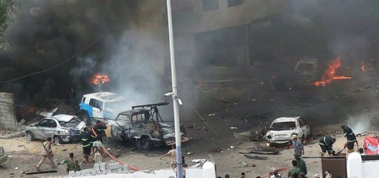 آثار التفجير واضحة على المقر