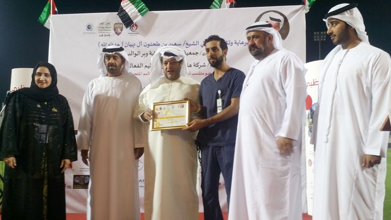 صورة جماعية مع الشيخ سعيد بن طحنون آل نهيان