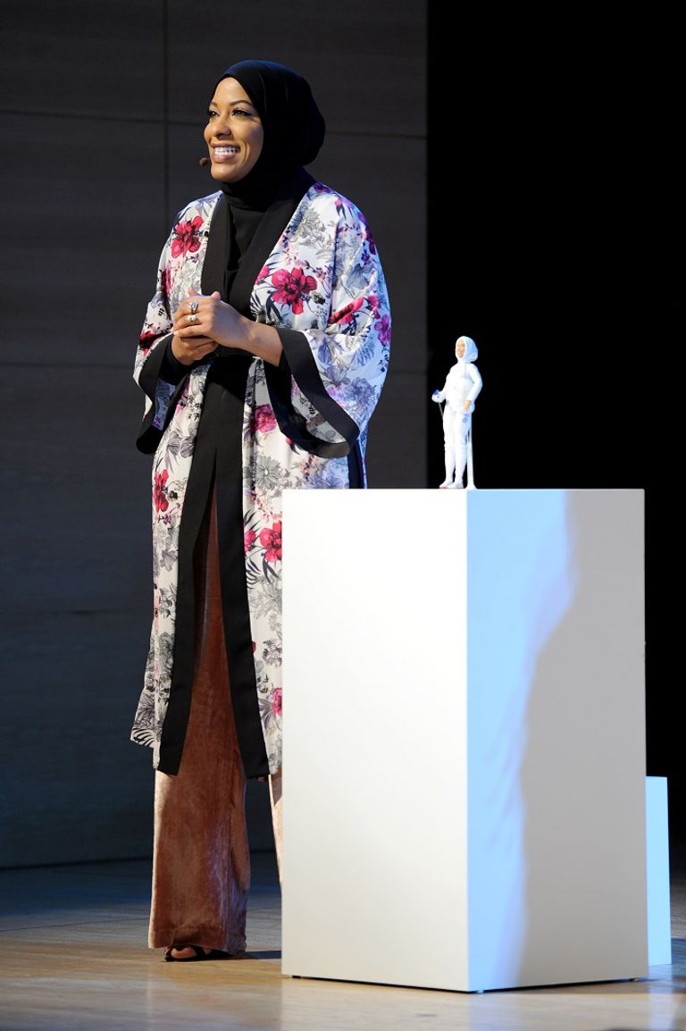 أول دمية باربي محجبة 