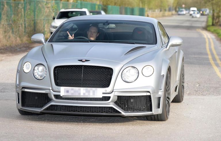 لوك شو - فيل جونز